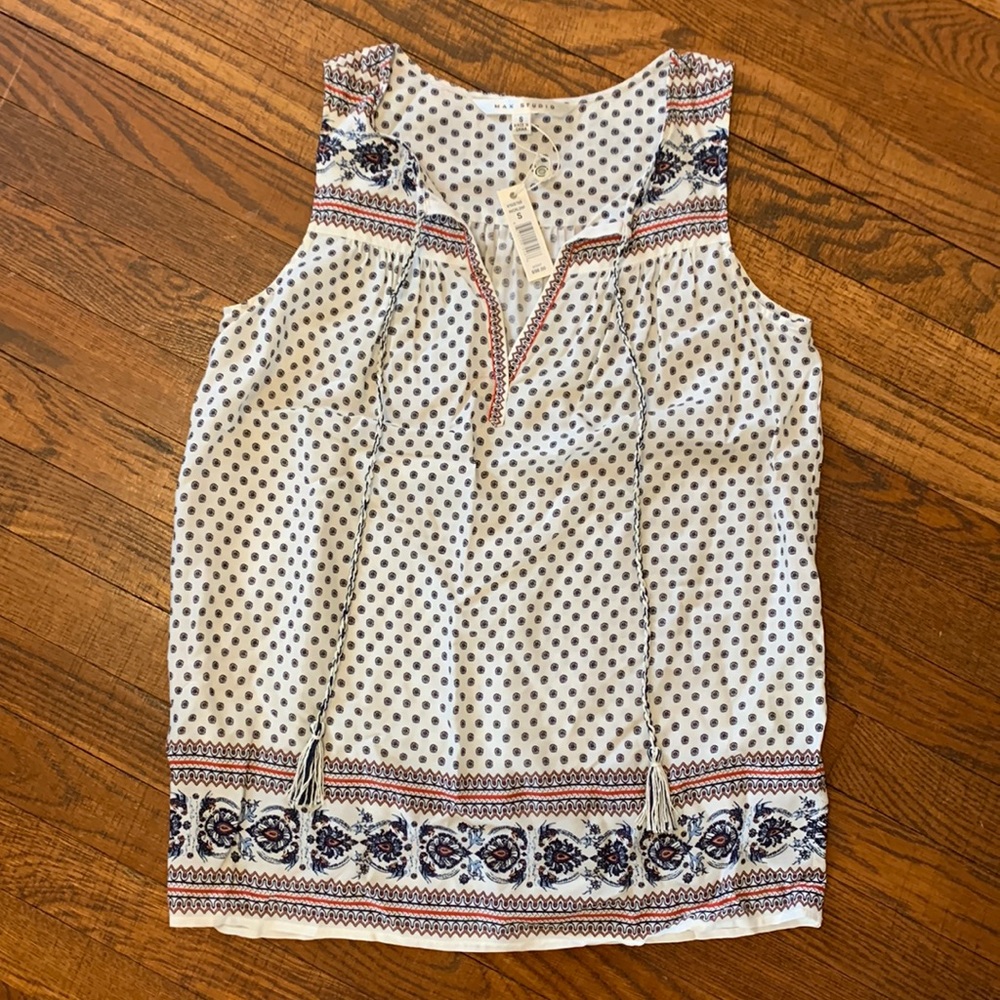 Women’s sleeveless shirt